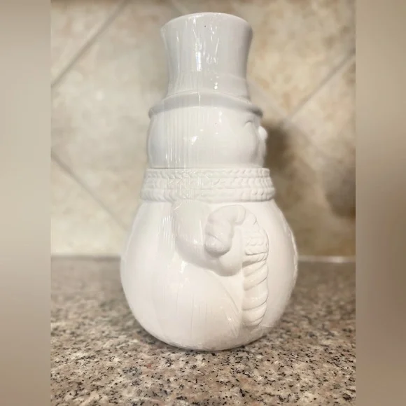 🆕 White Ceramic Snowman Jar with Scarf & Hat - Picture 4 of 5
